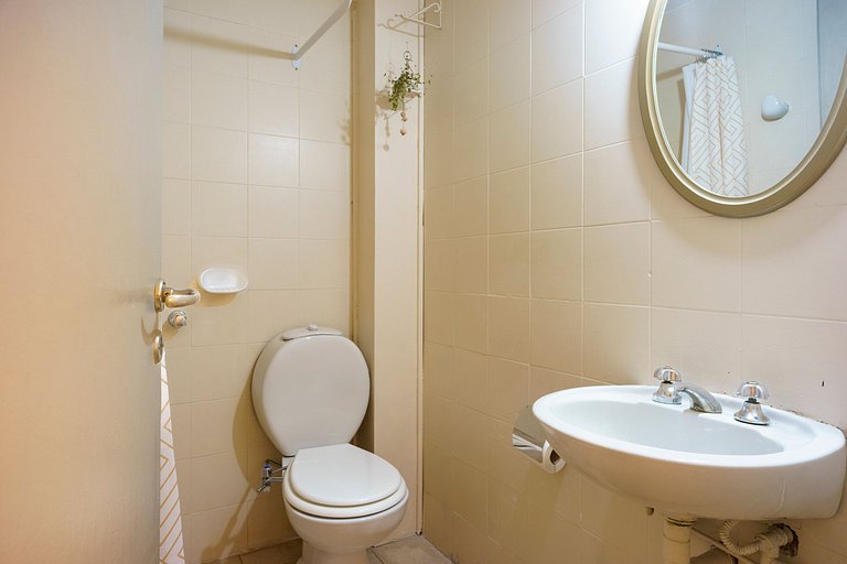 Patio, a pasos de Plaza Independencia y Peatonal