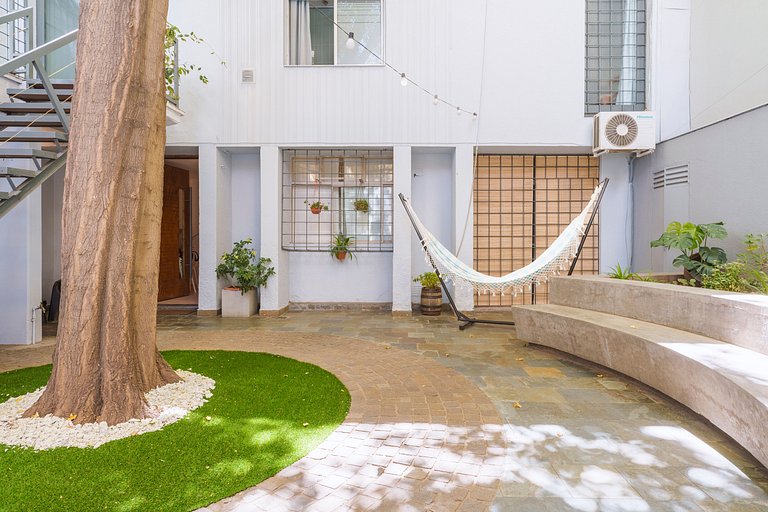 Patio, a pasos de Plaza Independencia y Peatonal