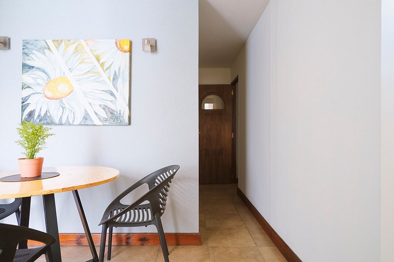 Con terraza y chulengo, central pasos de Peatonal