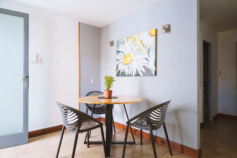 Con terraza y chulengo, central pasos de Peatonal