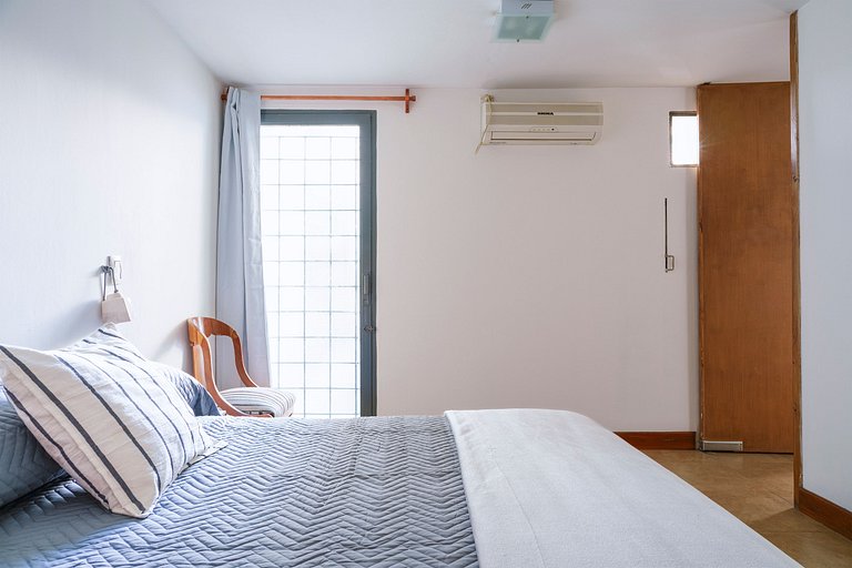 Con terraza y chulengo, central pasos de Peatonal