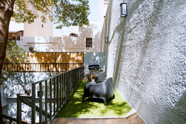 Con terraza y chulengo, central pasos de Peatonal