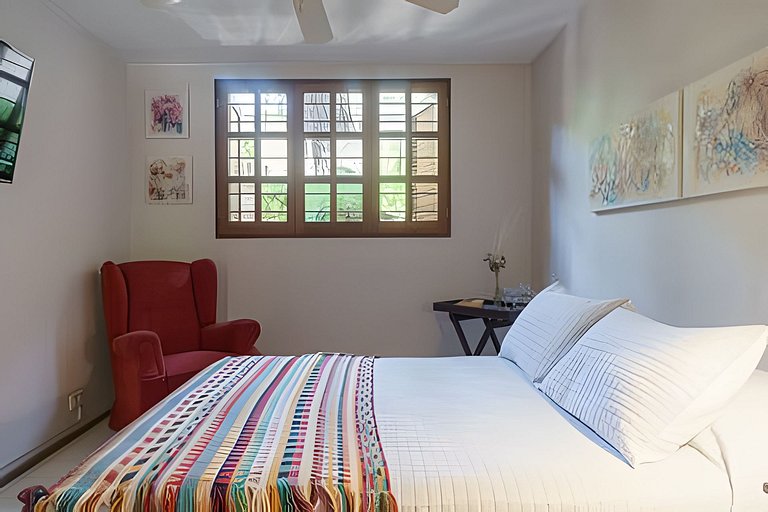 Dúplex de diseño, cochera, cerca del centro