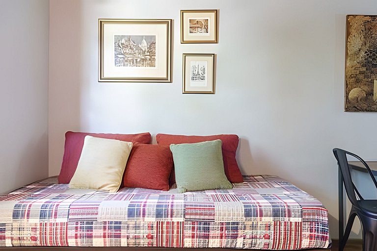 Dúplex de diseño, cochera, cerca del centro