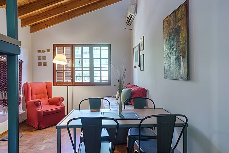 Dúplex de diseño, cochera, cerca del centro