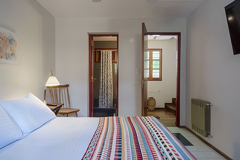 Dúplex de diseño, cochera, cerca del centro