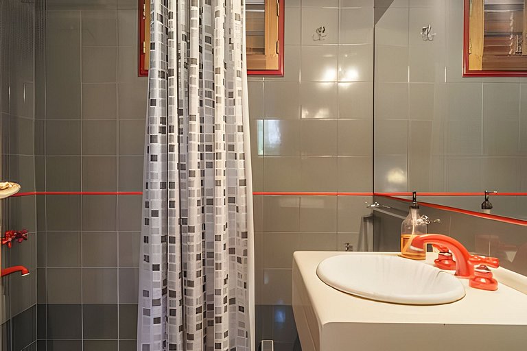 Dúplex de diseño, cochera, cerca del centro