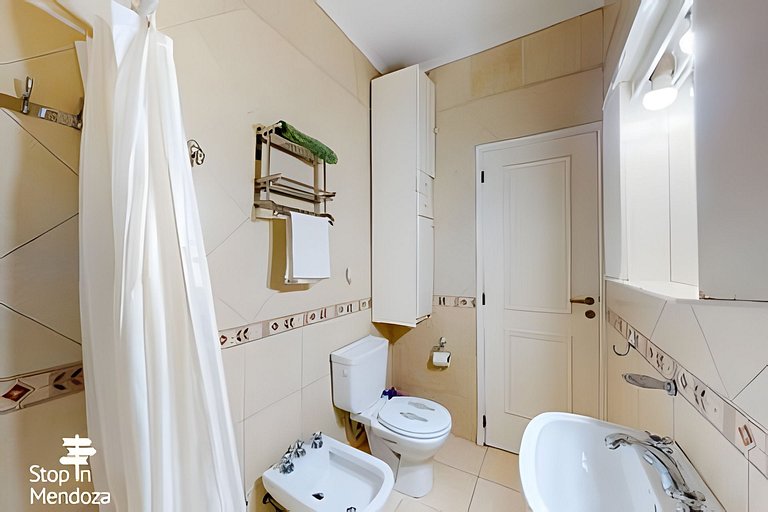 Luminoso a pasos del Parque, Arístides, centro