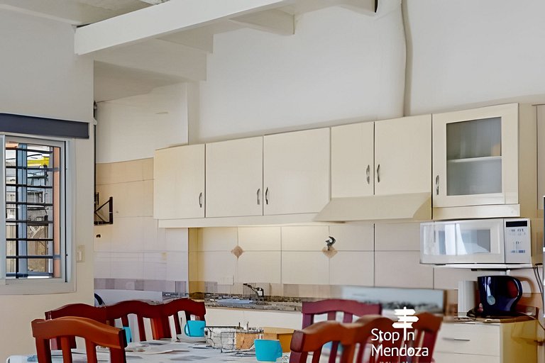 Luminoso a pasos del Parque, Arístides, centro