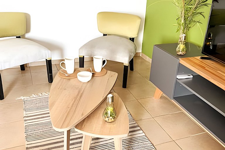 Balcón y cochera, en Corazón Histórico de Mendoza