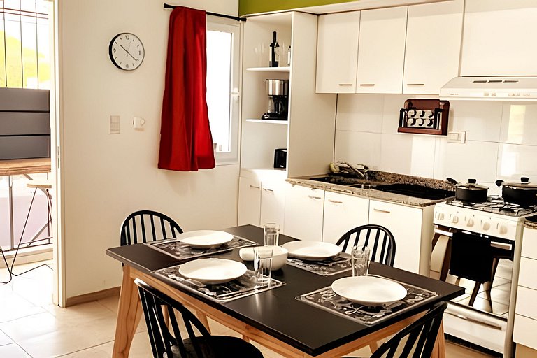 Balcón y cochera, en Corazón Histórico de Mendoza