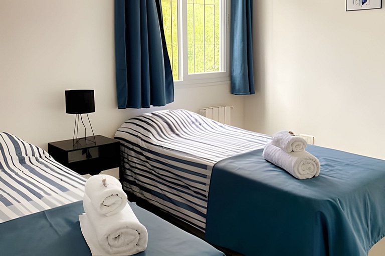 Balcón y cochera, en Corazón Histórico de Mendoza