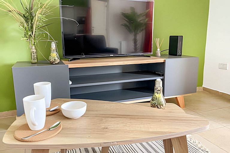 Balcón y cochera, en Corazón Histórico de Mendoza