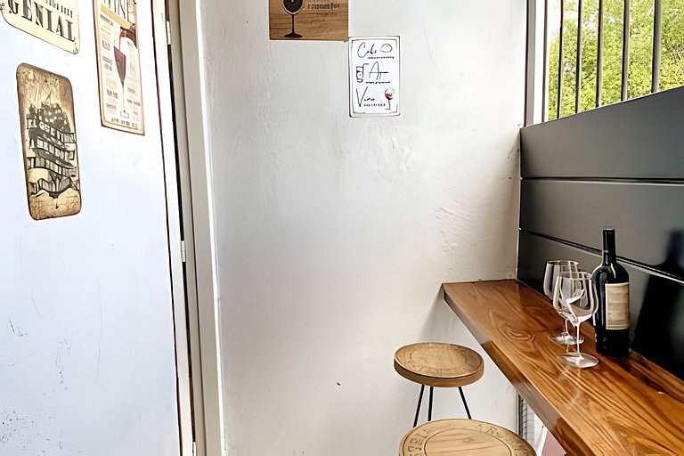 Balcón y cochera, en Corazón Histórico de Mendoza