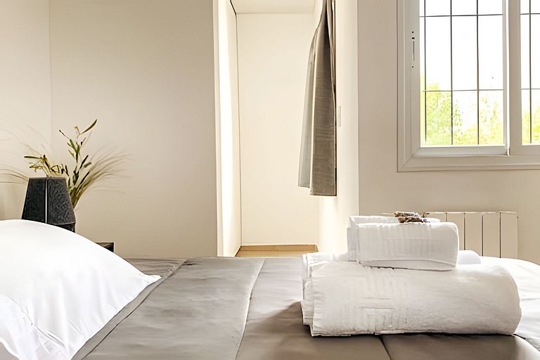 Balcón y cochera, en Corazón Histórico de Mendoza