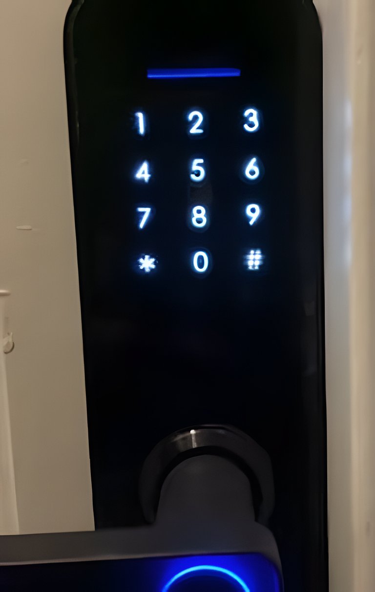 Balcón y cochera, en Corazón Histórico de Mendoza