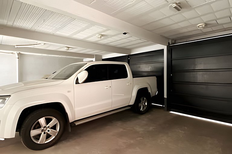 Balcón y cochera, en Corazón Histórico de Mendoza