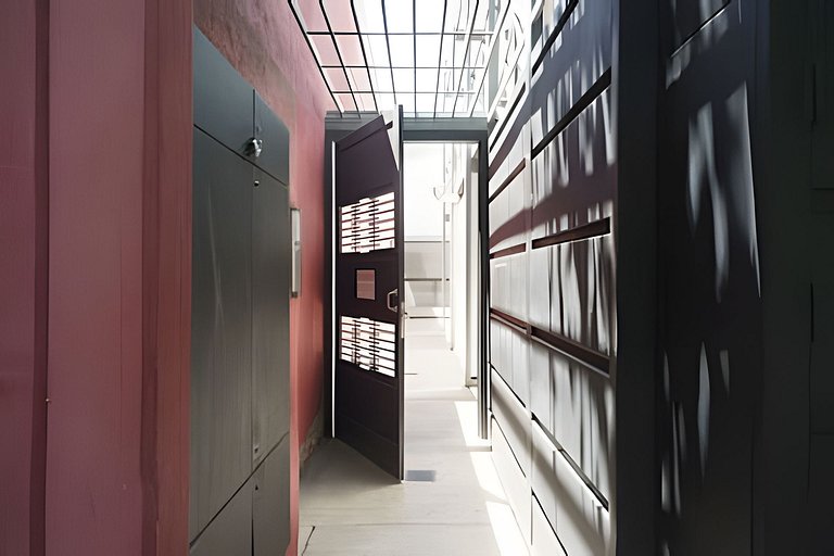 Balcón y cochera, en Corazón Histórico de Mendoza