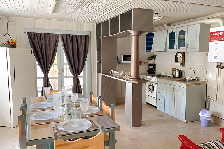 Sencilla y equipada, zona de viñas y bodegas