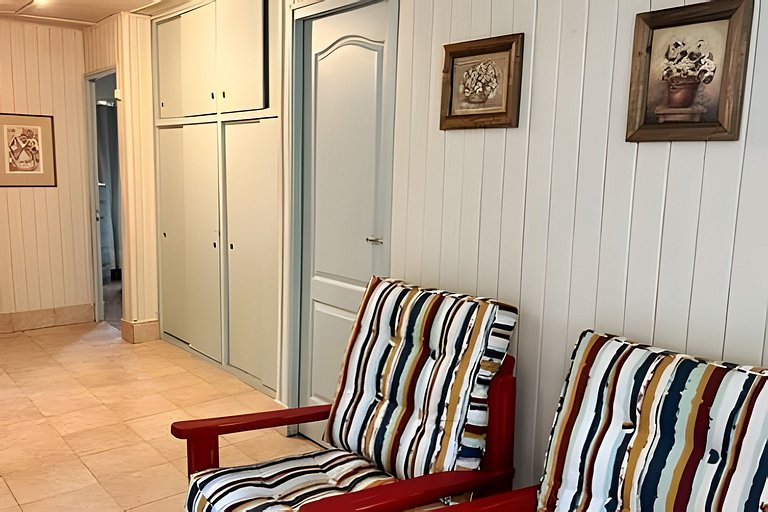 Sencilla y equipada, zona de viñas y bodegas