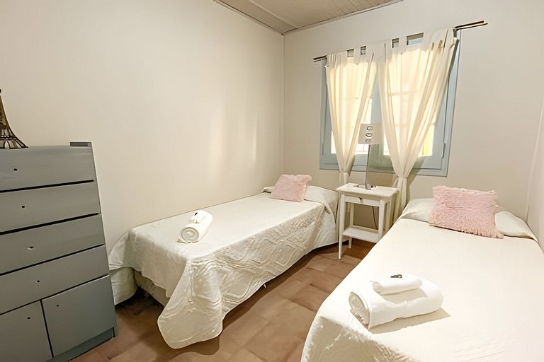 Sencilla y equipada, zona de viñas y bodegas