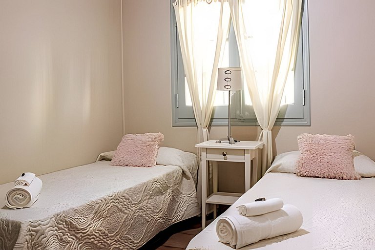 Sencilla y equipada, zona de viñas y bodegas