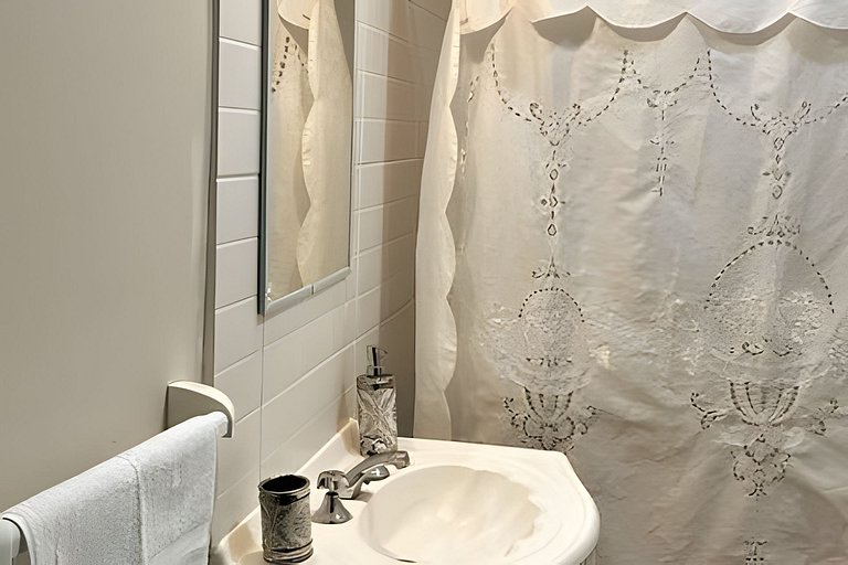 Sencilla y equipada, zona de viñas y bodegas